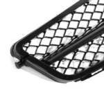 Juodos, blizgios grotelės skirtos Mercedes-Benz C klasė W204 - Image 5