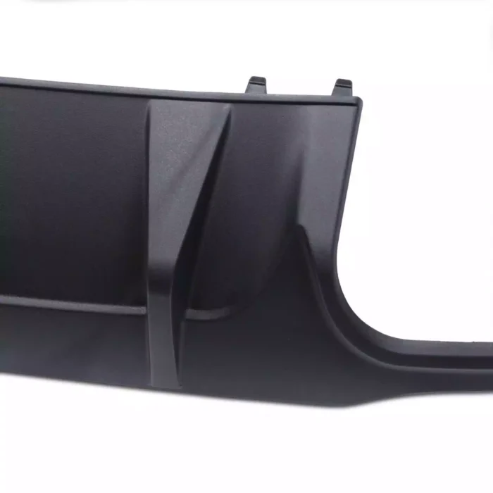 Juodas, blizgus galinio buferio difuzorius skirtas Mercedes-Benz W204 C63 AMG - Image 3