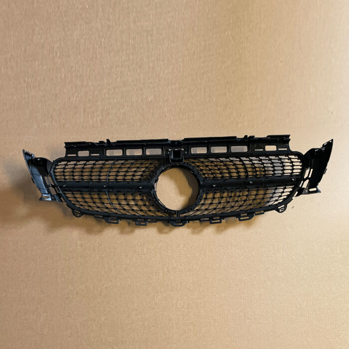 Juodos, blizgios grotelės skirtos Mercedes-Benz W213 - Image 2