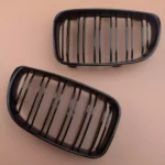 Juodos, blizgios, dvigubos grotelės skirtos BMW E81, E82, E87, E88 LCI (2007-2013) - Image 6