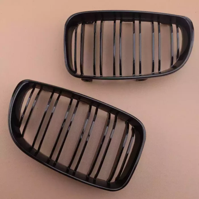 Juodos, blizgios, dvigubos grotelės skirtos BMW E81, E82, E87, E88 LCI (2007-2013) - Image 6
