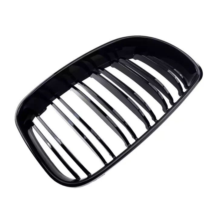 Juodos, blizgios, dvigubos grotelės skirtos BMW E81, E82, E87, E88 LCI (2007-2013) - Image 2