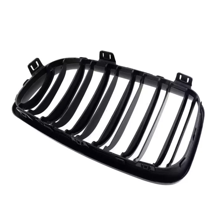 Juodos, blizgios, dvigubos grotelės skirtos BMW E81, E82, E87, E88 LCI (2007-2013) - Image 4