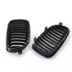 Juodos, blizgios, viengubos grotelės skirtos BMW E81, E82, E87, E88 LCI (2007-2013) - Image 5