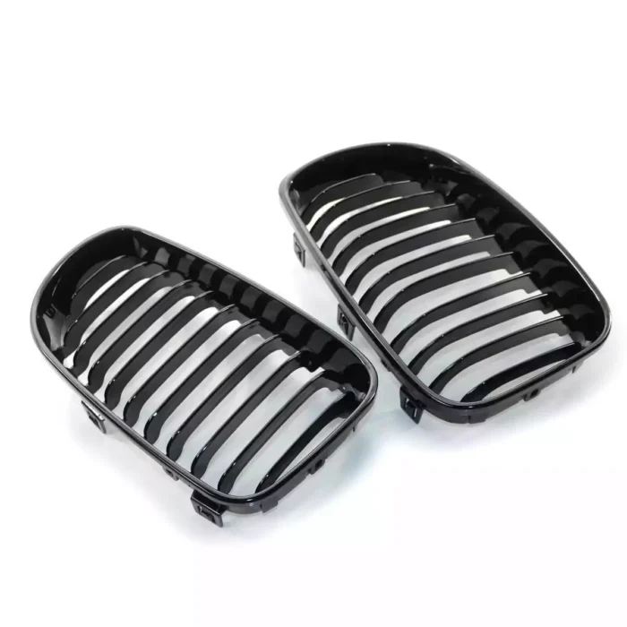 Juodos, blizgios, viengubos grotelės skirtos BMW E81, E82, E87, E88 LCI (2007-2013) - Image 6