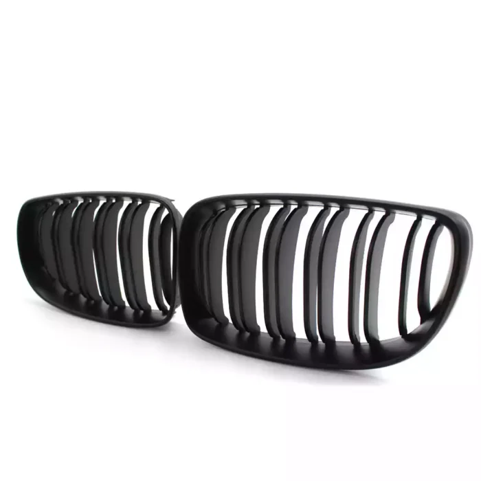 Juodos, matinės, dvigubos grotelės skirtos BMW E81, E82, E87, E88 (2007-2011) - Image 2