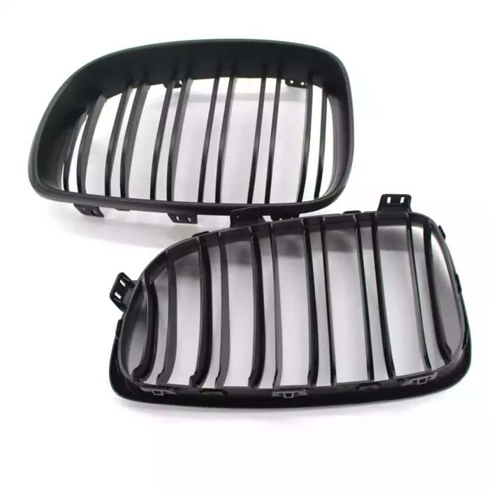 Juodos, matinės, dvigubos grotelės skirtos BMW E81, E82, E87, E88 (2007-2011) - Image 3