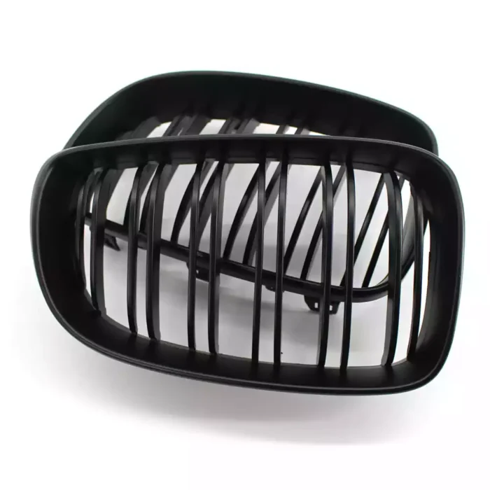 Juodos, matinės, dvigubos grotelės skirtos BMW E81, E82, E87, E88 (2007-2011) - Image 5