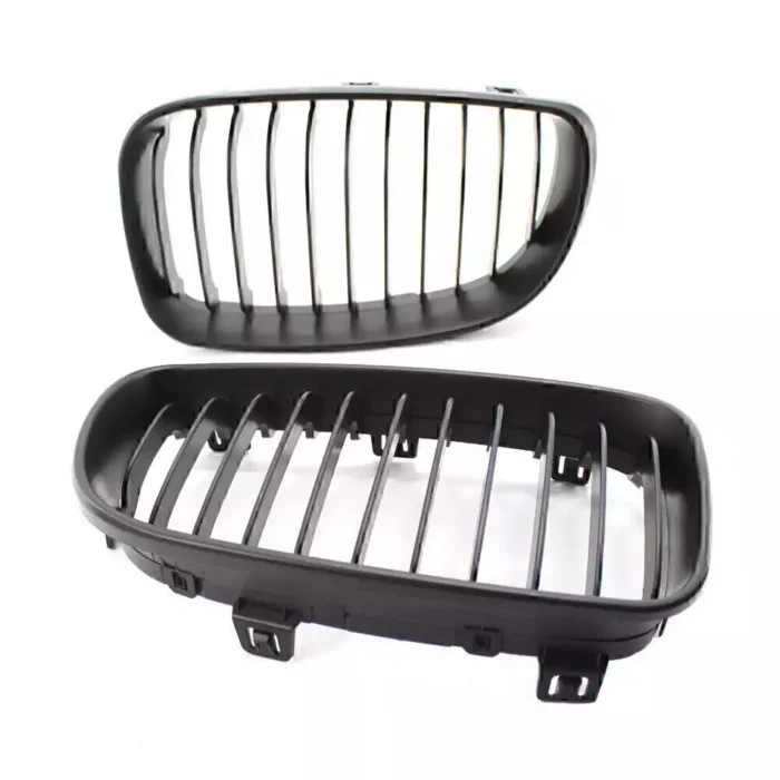 Juodos, matinės, viengubos grotelės skirtos BMW E81, E82, E87, E88 (2007-2013) - Image 3