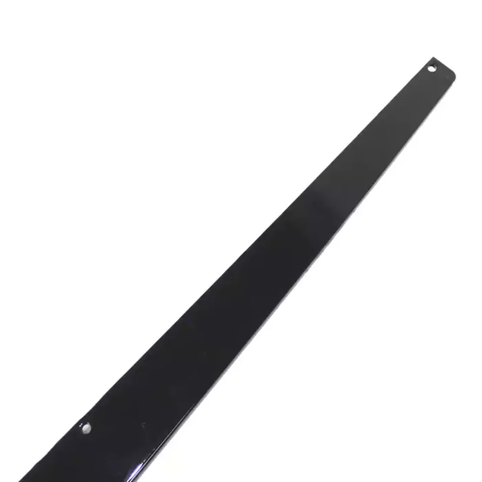 Juodi, blizgūs poslenksčiai skirti F20 ,F21 LCI (2015-2019) - Image 4