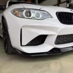 Juodas, blizgus priekinis pažeminimas skirtas BMW F87 M2 - Image 3