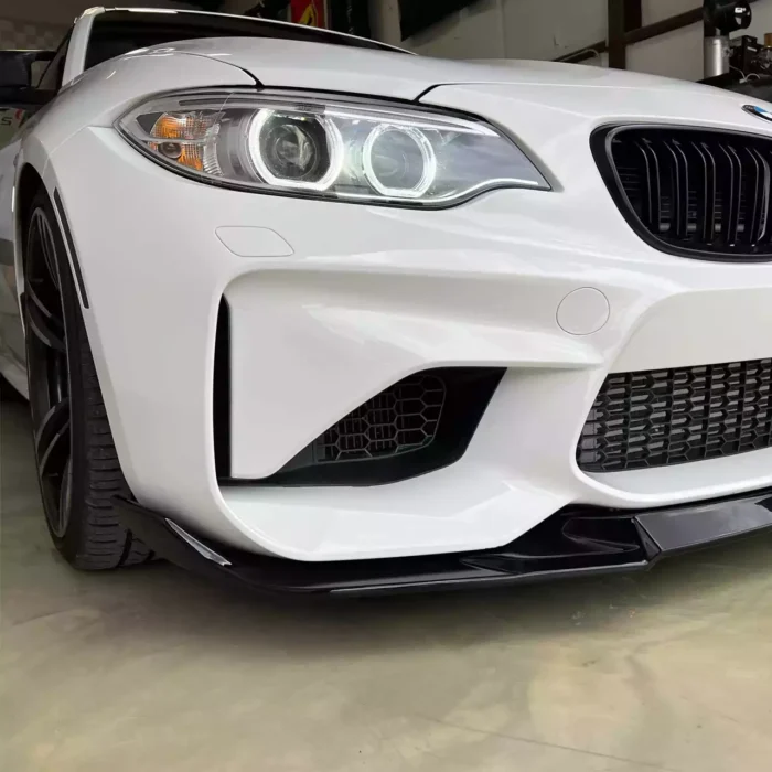 Juodas, blizgus priekinis pažeminimas skirtas BMW F87 M2 - Image 3