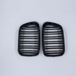 Juodos, matinės, dvigubos grotelės skirtos BMW E46 PRE-LCI (1998-2001) - Image 4