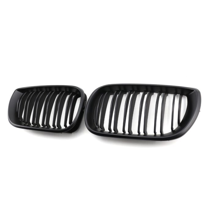 Juodos, matinės, dvigubos grotelės skirtos BMW E46 LCI (2001-2005) - Image 2