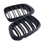 Juodos, matinės, dvigubos grotelės skirtos BMW E46 (1999-2003) PRE-LCI