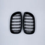 Juodos, blizgios, dvigubos grotelės skirtos BMW E46 LCI (2003-2005) - Image 3