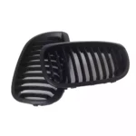 Juodos, matinės, viengubos grotelės skirtos BMW E46 coupe/cabrio (2003-2005) - Image 2