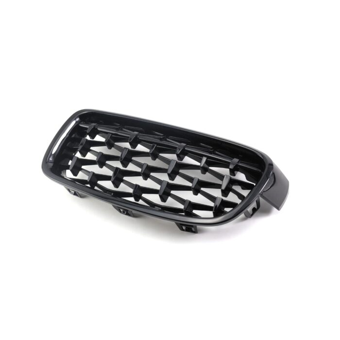 Juodos, blizgios "diamond" stiliaus grotelės skirtos BMW F30, F31 - Image 4