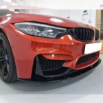 Juodas, blizgus priekinis pažeminimas skirtas BMW F80, F82 - Image 5