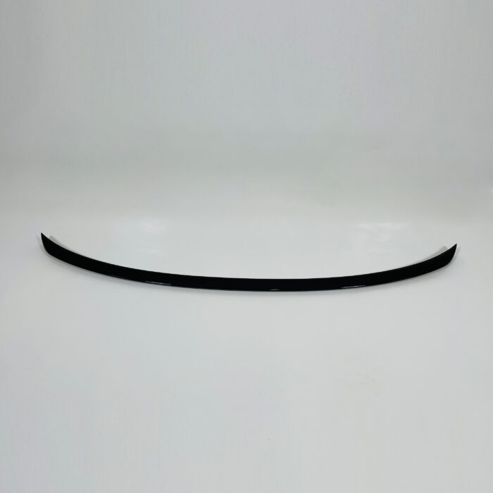 Juodas, blizgus spoileris skirtas BMW G20 - Image 1