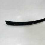 Juodas, blizgus spoileris skirtas BMW G20 - Image 3