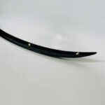 Juodas, blizgus spoileris skirtas BMW G20 - Image 3