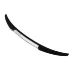 Juodas, blizgus spoileris skirtas BMW G20