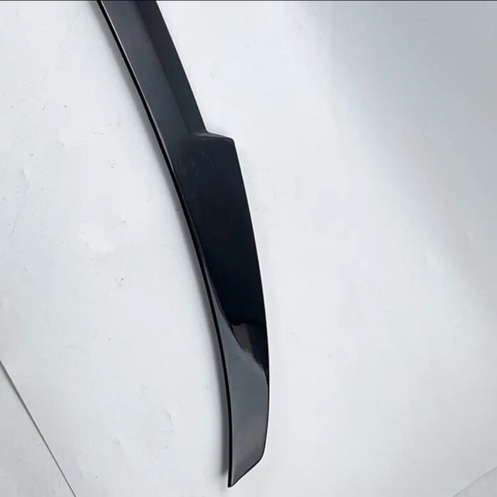 Juodas, blizgus M4 stiliaus spoileris skirtas BMW F32 - Image 3