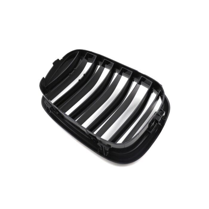 Juodos, blizgios, dvigubos grotelės skirtos BMW E39 (1996-2003) - Image 5