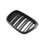 Juodos, matinės, dvigubos grotelės skirtos BMW E39 - Image 4