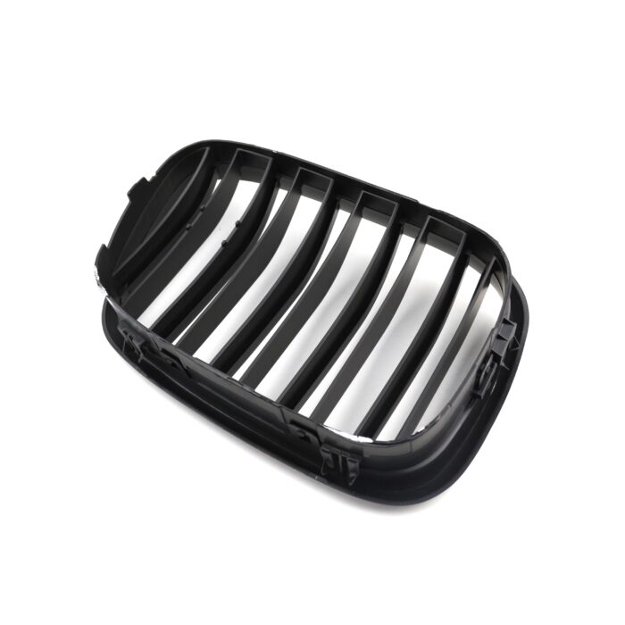 Juodos, matinės, dvigubos grotelės skirtos BMW E39 - Image 5