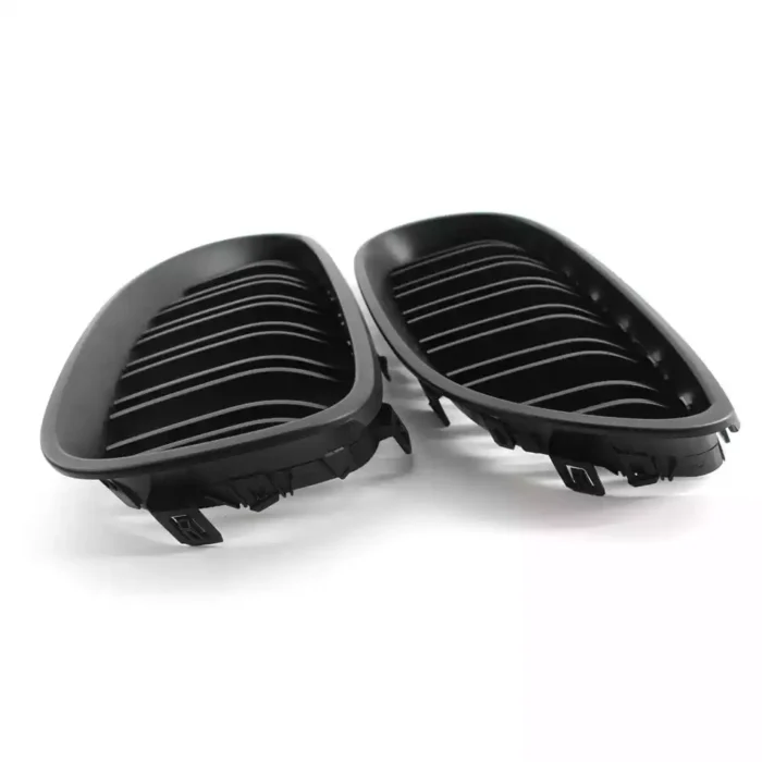 Juodos, matinės, dvigubos grotelės skirtos BMW E60, E61 - Image 3