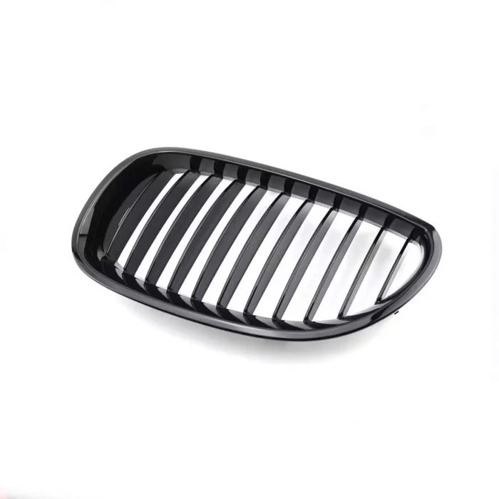 Juodos, blizgios, viengubos grotelės skirtos BMW E60, E61 - Image 3