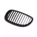 Juodos, matinės, viengubos grotelės skirtos BMW E60, E61 - Image 5