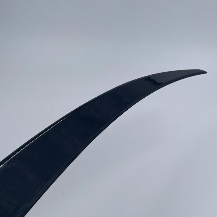 Juodas, blizgus spoileris skirtas BMW F10 - Image 5