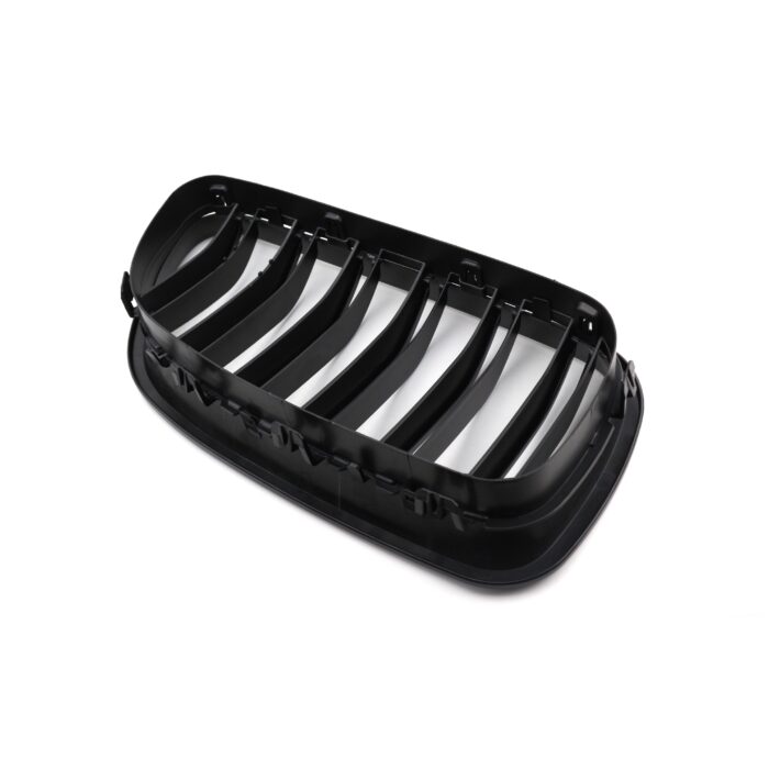 Juodos, matinės, dvigubos grotelės skirtos BMW F10, F11 - Image 5