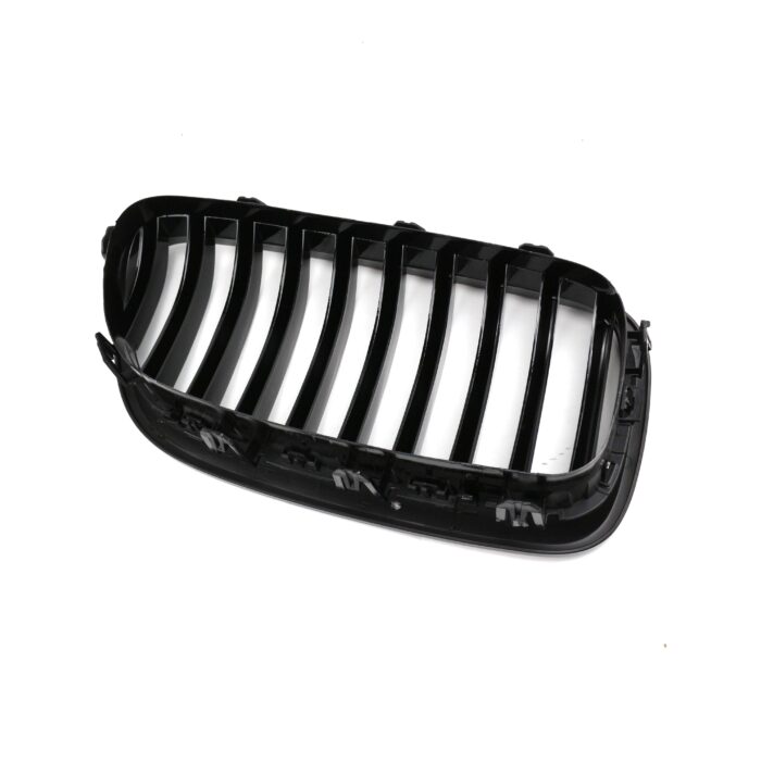 Juodos, blizgios, viengubos grotelės skirtos BMW F10, F11 - Image 5