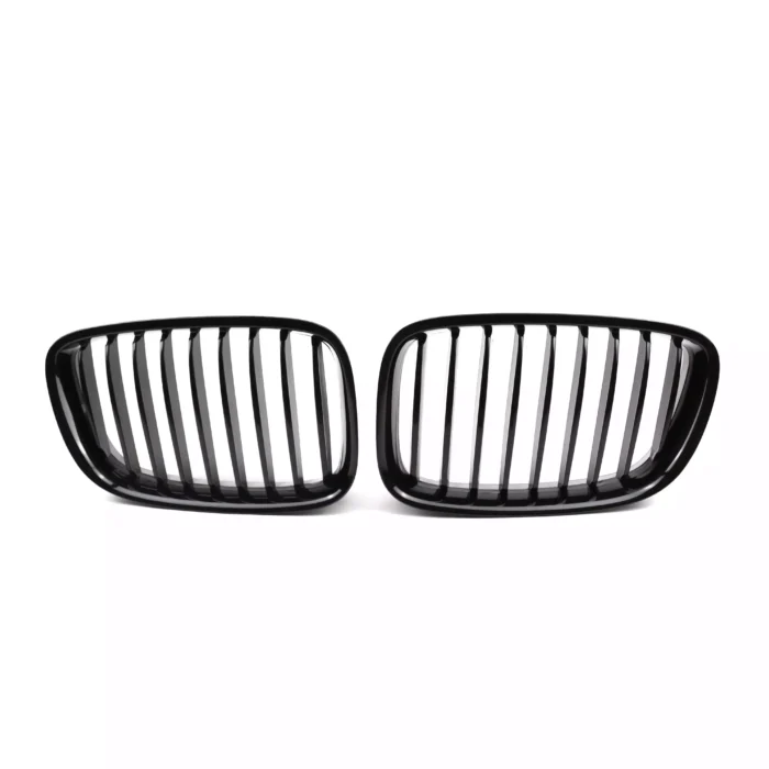 Juodos, blizgios, viengubos grotelės skirtos BMW F07 - Image 1