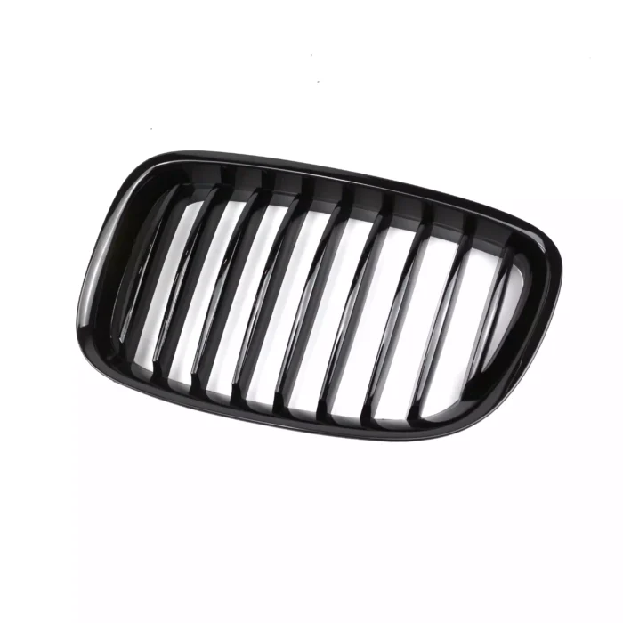 Juodos, blizgios, viengubos grotelės skirtos BMW F07 - Image 3