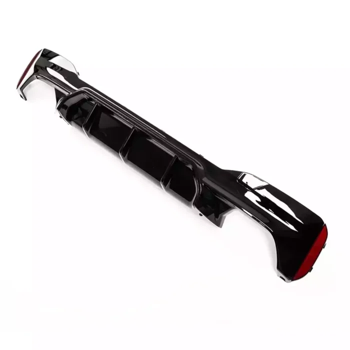 Juodas, blizgus, galinio buferio difuzorius skirtas BMW G30, G31 - Image 3