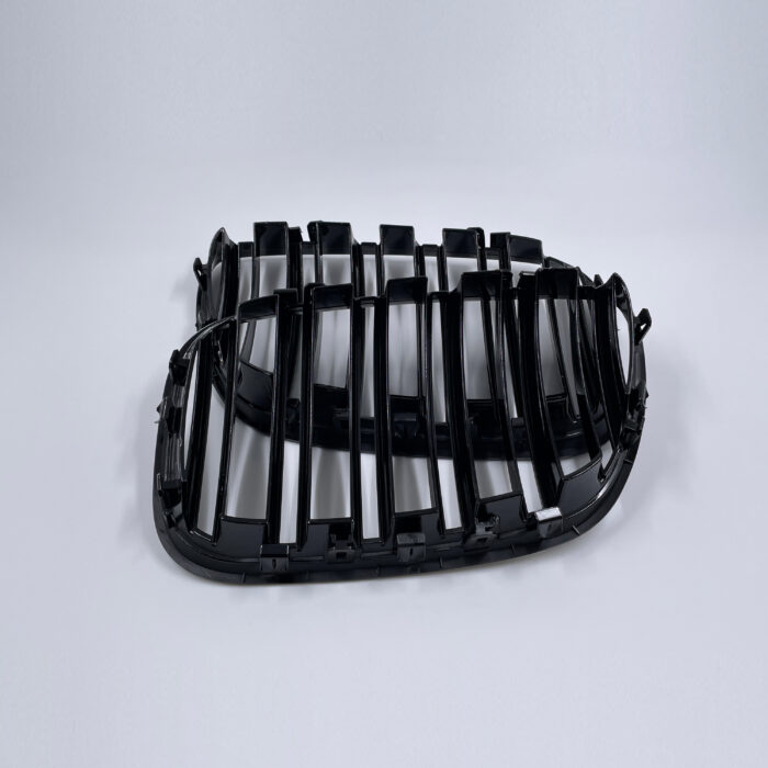 Juodos, blizgios, dvigubos grotelės skirtos E53 LCI (1999-2003) - Image 2