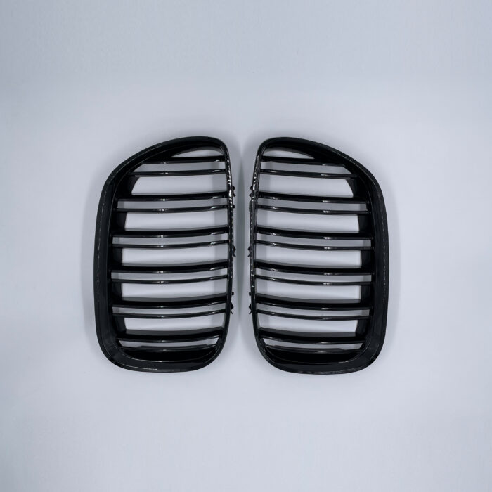 Juodos, blizgios, dvigubos grotelės skirtos E53 LCI (1999-2003) - Image 3