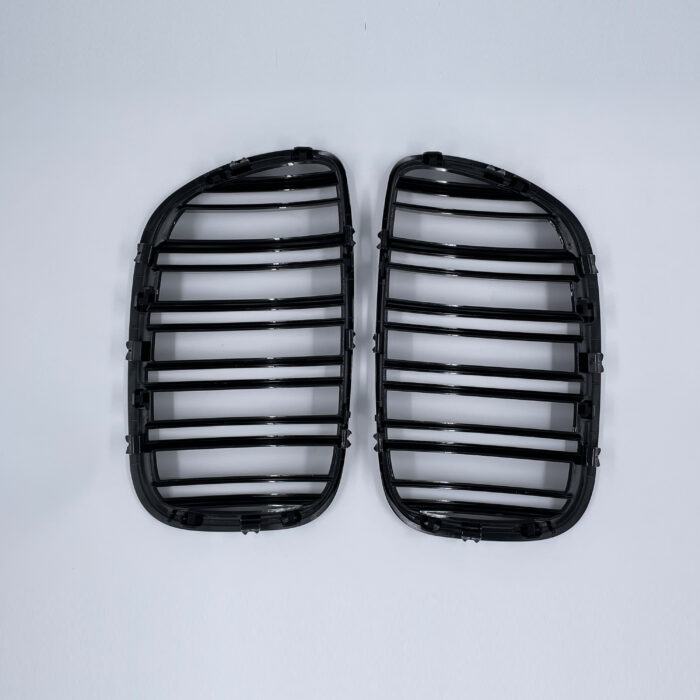 Juodos, blizgios, dvigubos grotelės skirtos E53 LCI (1999-2003) - Image 4
