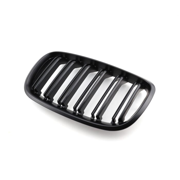 Juodos, matinės, dvigubos grotelės skirtos BMW E70, E71 - Image 4