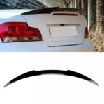 Juodas, blizgus spoileris skirtas BMW E82, E88
