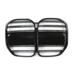 Juodos, blizgios, dvigubos grotelės skirtos BMW G22, G23, G24