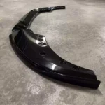Juodas, blizgus priekinis pažeminimas skirtas BMW G22, G26 - Image 4