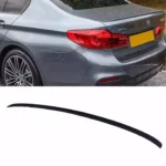 Juodas, blizgus spoileris "M5" stiliaus skirtas BMW G30