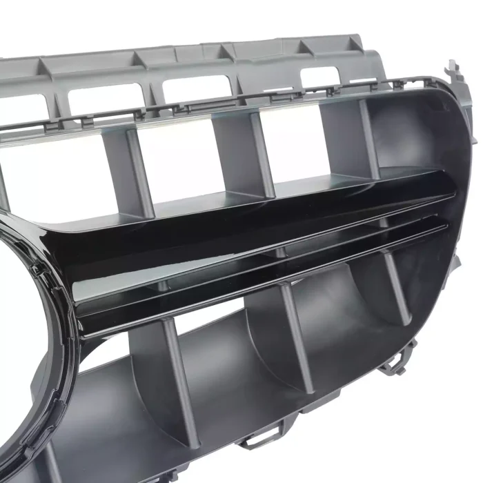 Juodos, blizgios grotelės skirtos Mercedes-Benz W213 - Image 2