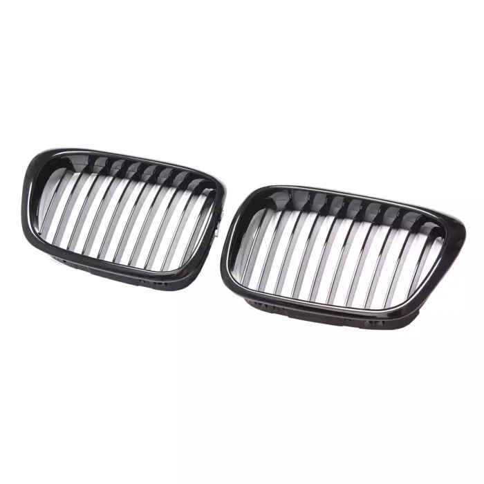 Juodos, blizgios, viengubos grotelės skirtos BMW E39 - Image 1